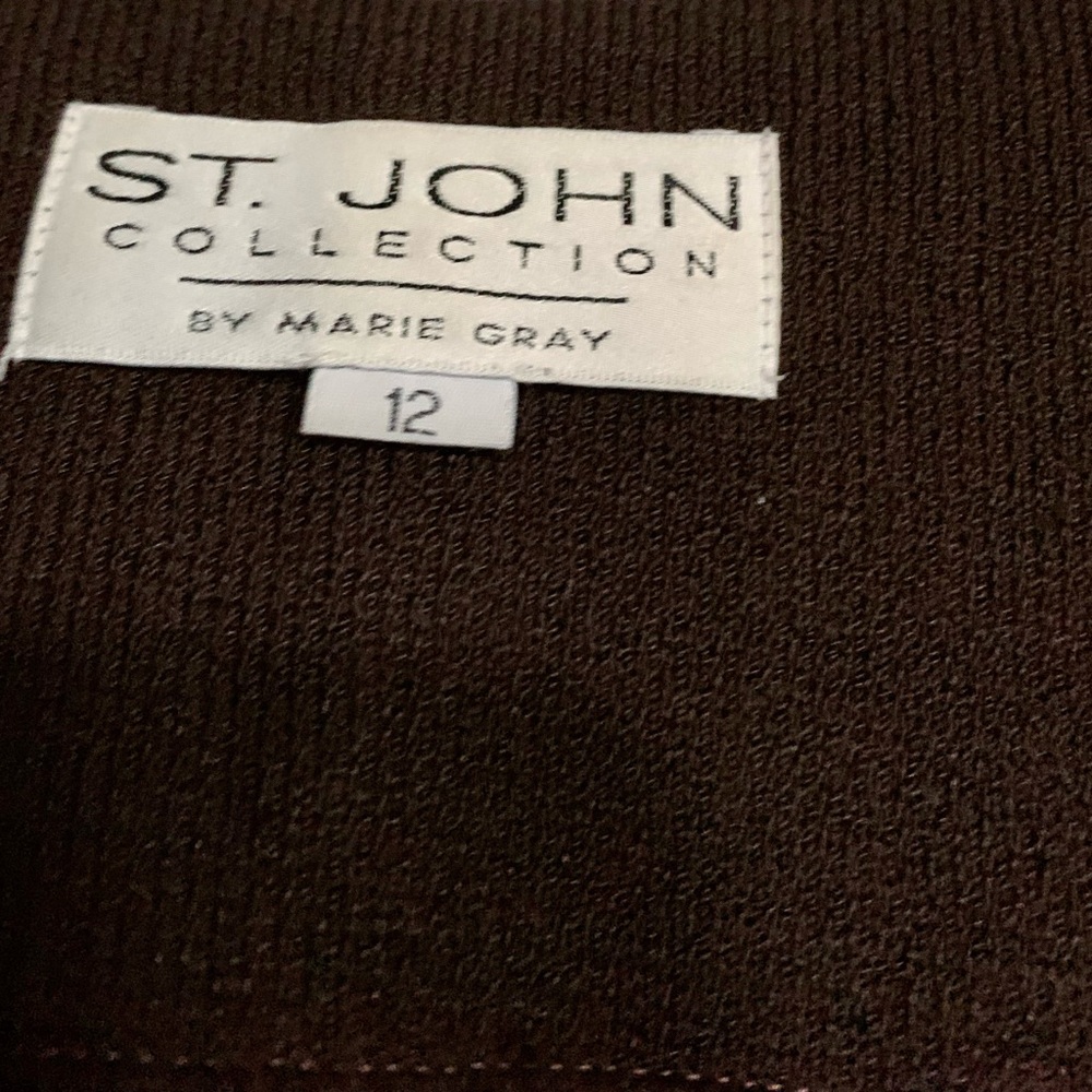 LN ST JOHN COMPACT BOUCLE TOPPER. ACTUAL COLOR IS DARK CHOCOLATE. - Picture 4 of 12